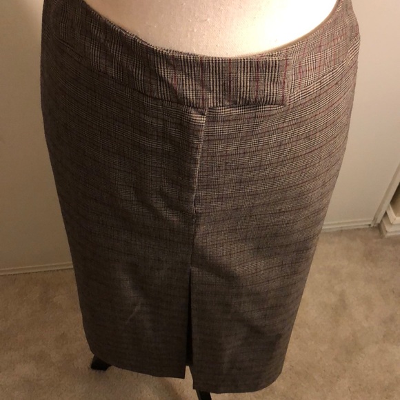 Women’s Skirt - Picture 4 of 6